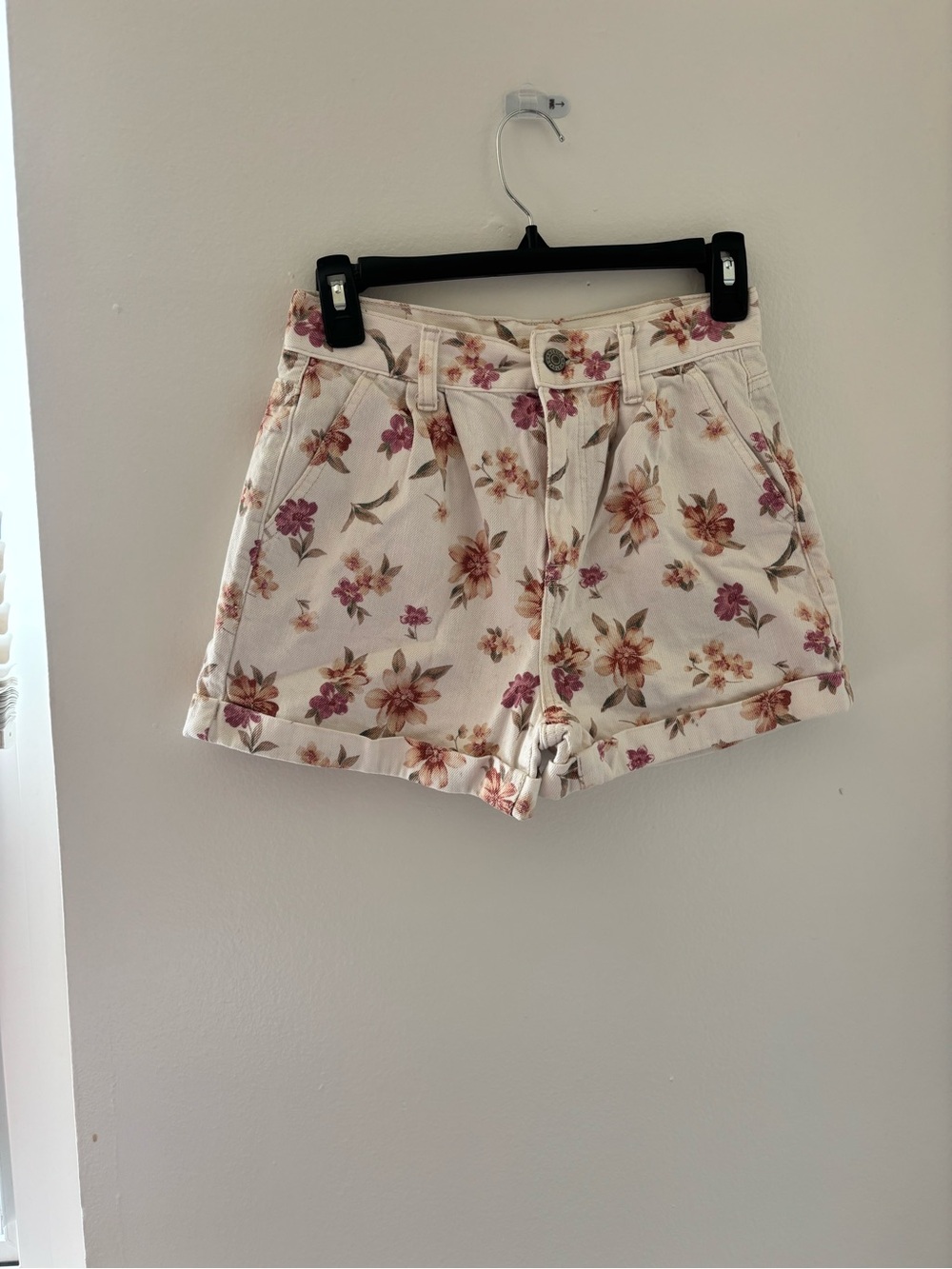 American Eagle Outfitters White Floral High-Rise Jean Shorts